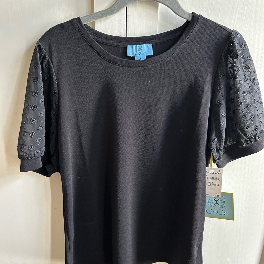 CeCe Black Floral Puff Sleeve Tee